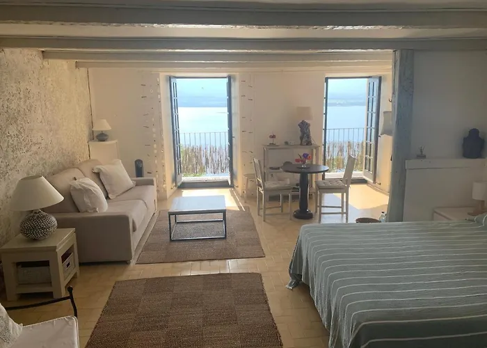 Castille Apartment *